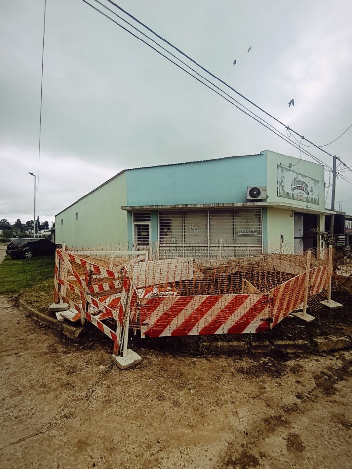 Oportunidad comercial en esquina - Salon de eventos + peluqueria