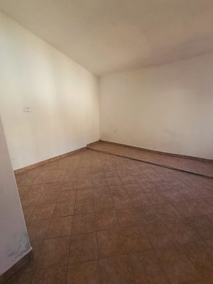 En venta casa 3 dormitorios Domingo Comas al 400