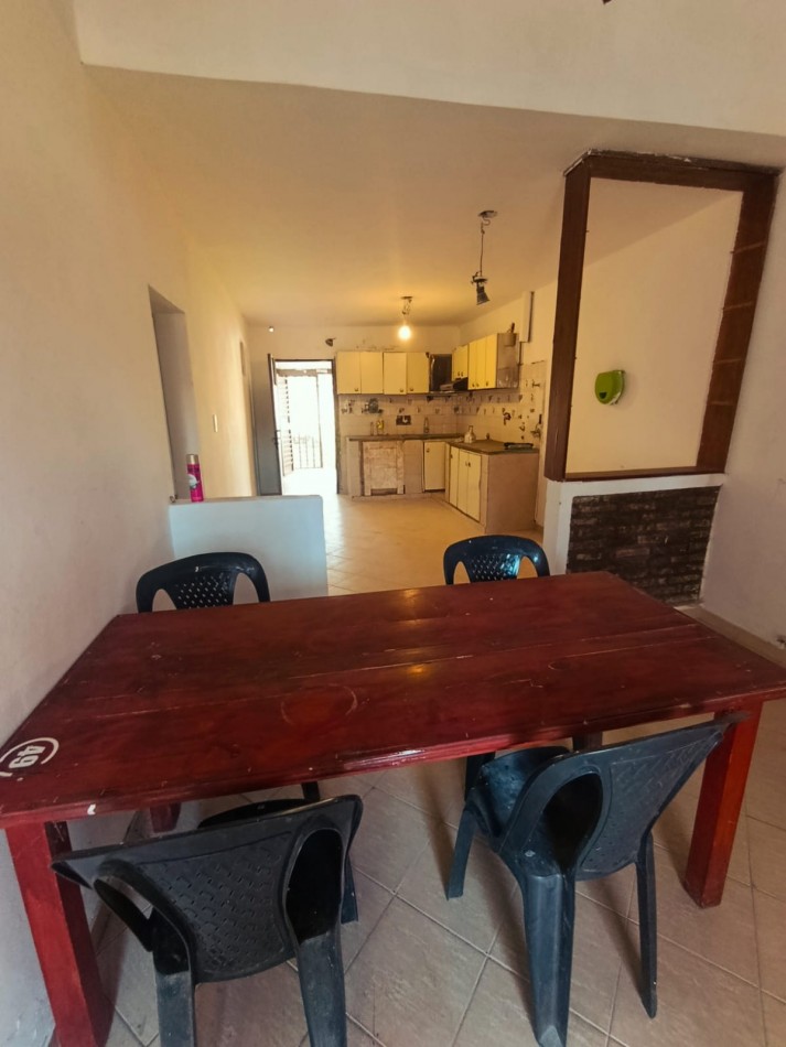 En venta casa 3 dormitorios Domingo Comas al 400