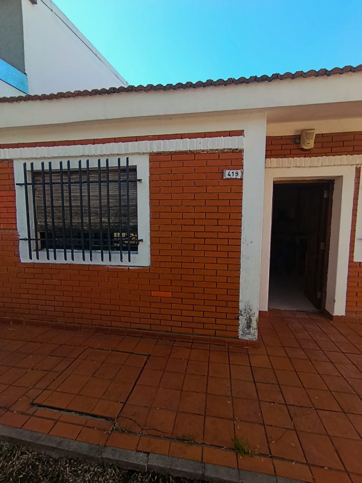 En venta casa 3 dormitorios Domingo Comas al 400
