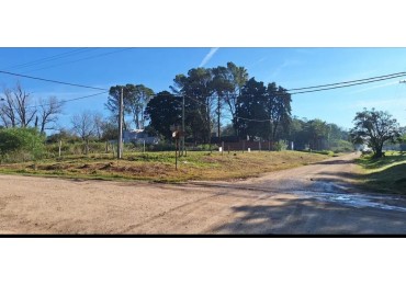 Terreno en esquina en venta. Energia y Agua.