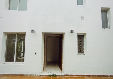 Amplia casa en Complejo  Zona Toma.