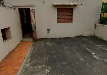 Propiedad en gran terreno para remodelar o Proyecto.