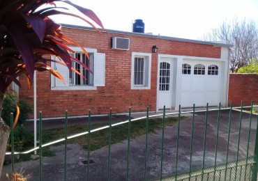 En venta oportunidad en zona sur Casa 1 dormitorio con cochera ideal inversion 